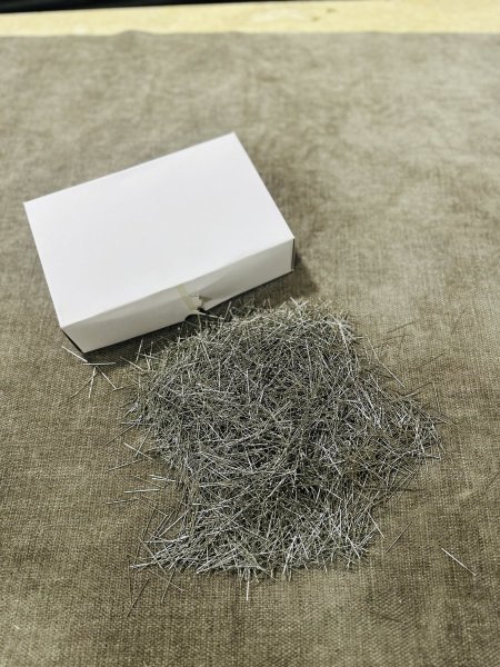 علبه دبابيس طويله